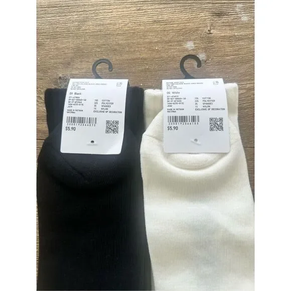 Pair of NTW - Kaws/Warhol Socks - Picture 4 of 4